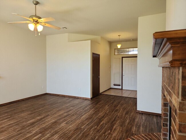 Building Photo - 2416 Arbor Dr