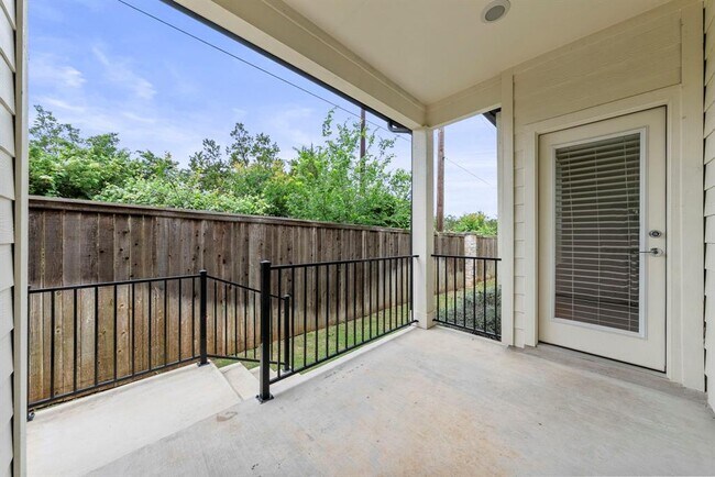Building Photo - 12317 Maypole Bend
