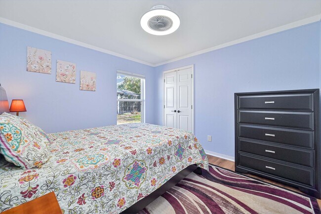 Building Photo - AVAILABLE June 1 - Single Family Pool Home in the Heart of Three Oaks