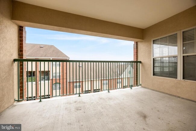 Building Photo - 6070 Main St