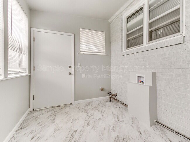 Building Photo - 3145 NW 47th St