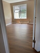 Building Photo - 105 Pickwick Pl