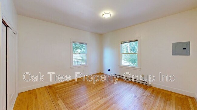 Building Photo - 535 41st St