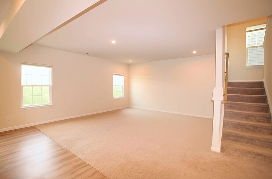 Building Photo - 819 Dean Dr