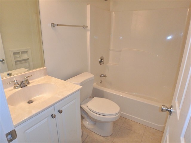 Building Photo - 2626 Bow Hunter Dr