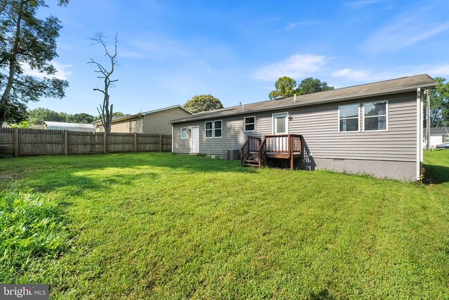 Building Photo - 68 Dale Dr