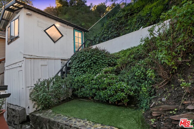 Building Photo - 1653 N Beverly Glen Blvd