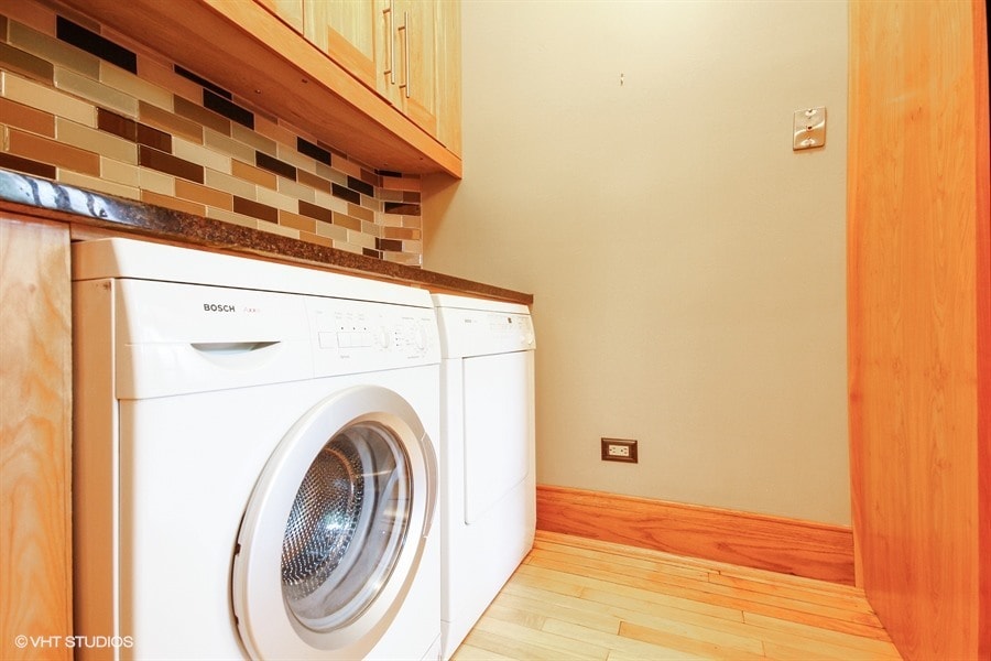 Brompton Apts - Laundry - 725 W Brompton Ave