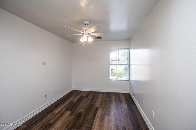 Building Photo - 3909 W Irwin Ave