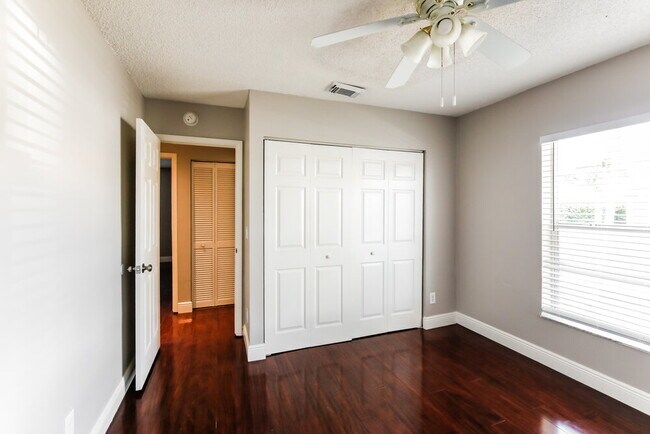 Building Photo - 210 NW 207th Way