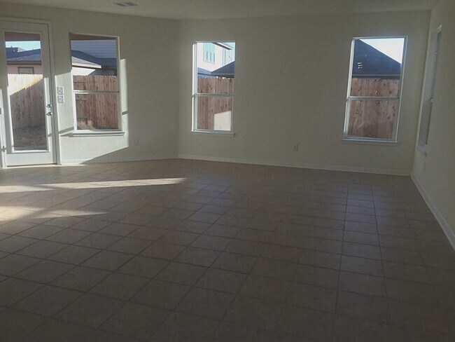Building Photo - 21015 Blackstone Villa Ln