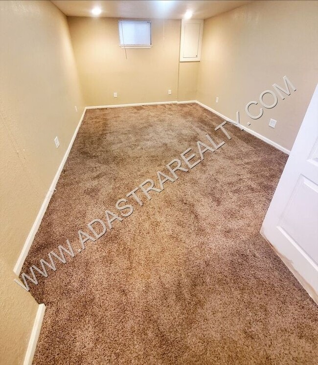 Building Photo - Nicely updated duplex near Kansas City schools-Coming SOON!!