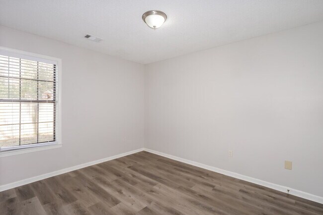 Building Photo - 2106 Charles Bryan Rd