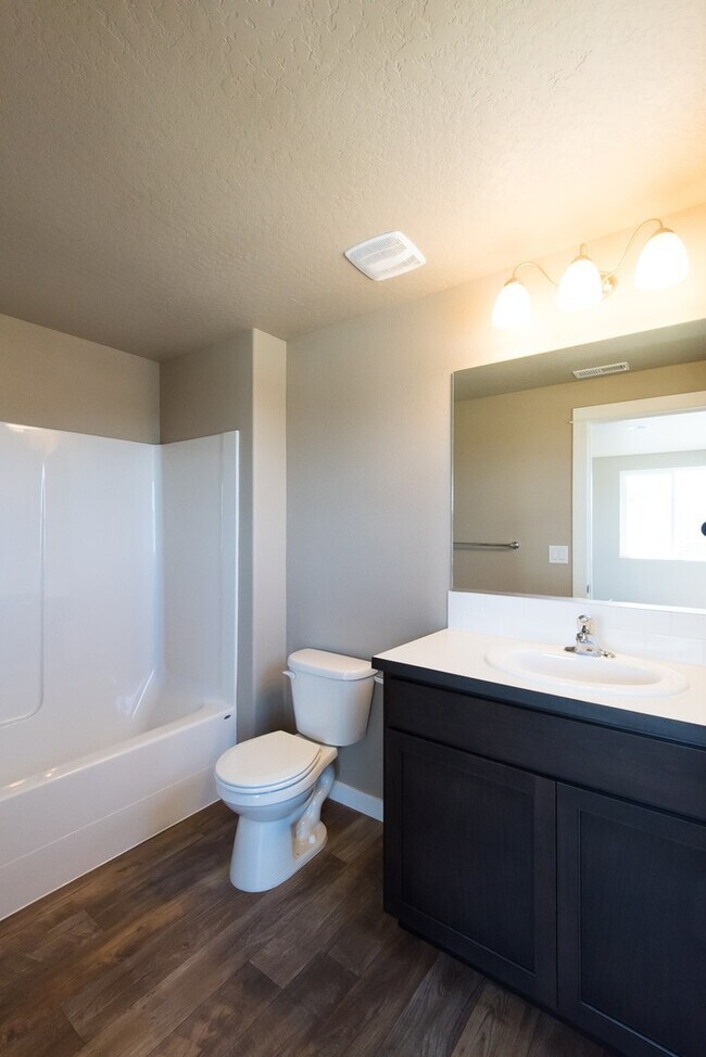 Building Photo - New 4 Bedroom Home in Post Falls with 3 Car Garage!