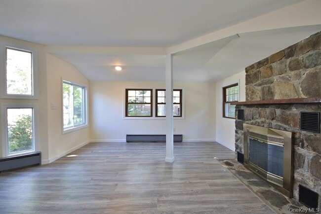 Building Photo - 78 Dunderberg Rd