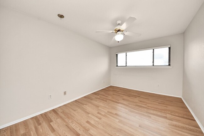 Building Photo - 2588 Bering Dr