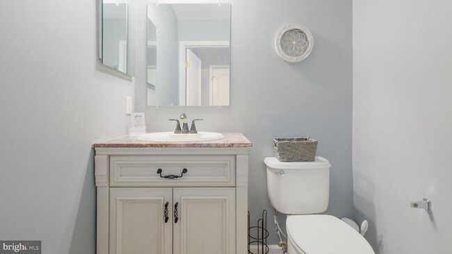 Building Photo - 303 Hilltop Ct