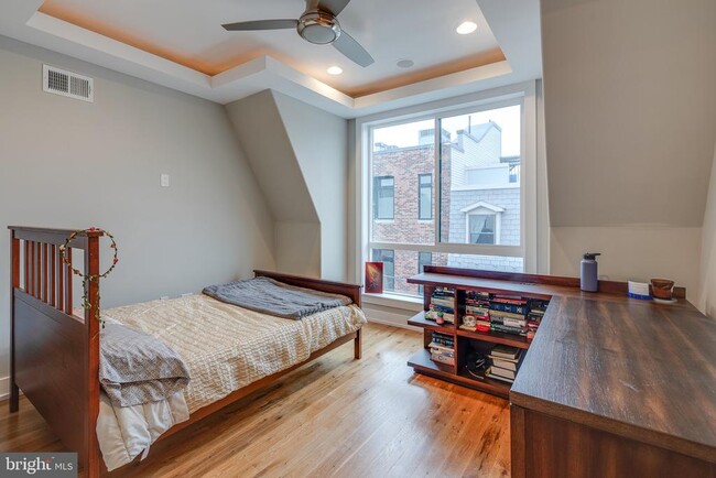 Building Photo - 2022 Kimball St