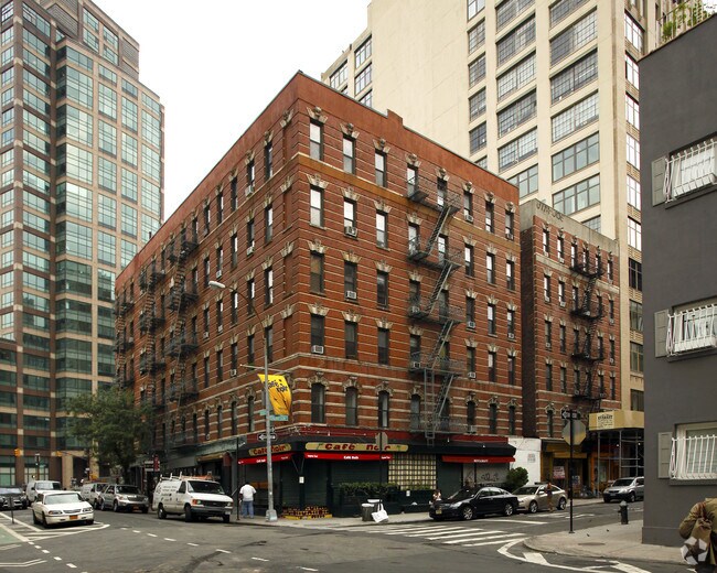 Primary Photo - 23 Thompson Street