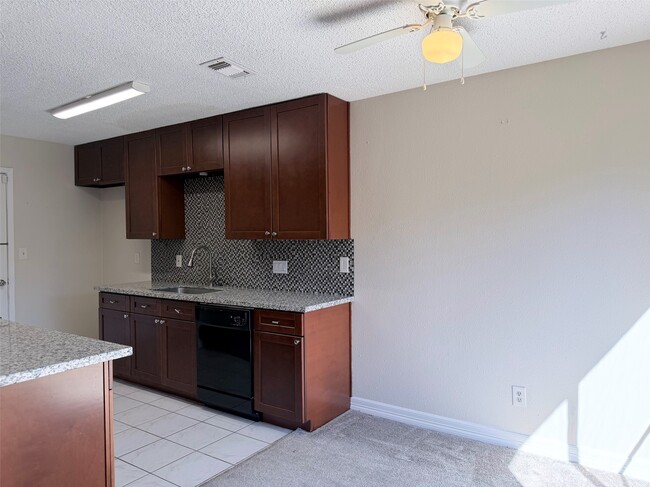 Building Photo - 2222 Sunset Trail