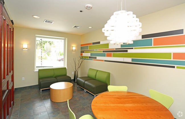 Lobby Photo - Sage On Jackson : LEED Platinum Certified