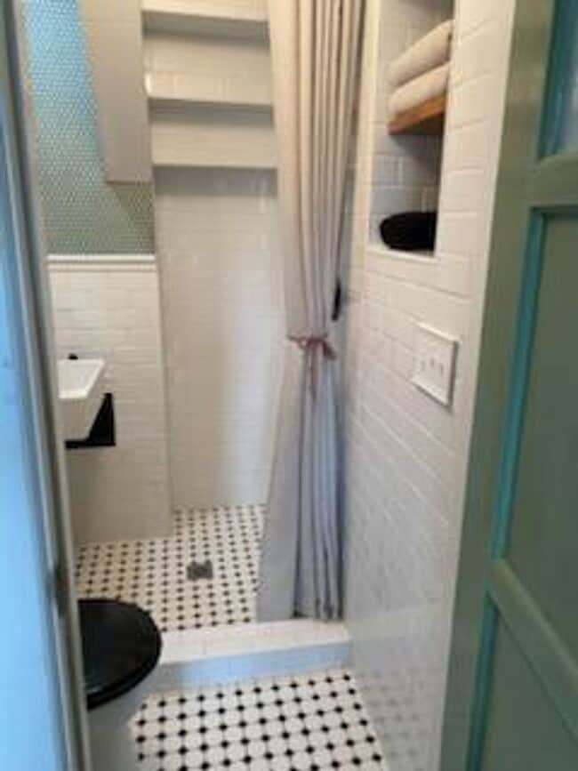 Building Photo - Charming 2-Bedroom Home in The Avenues!