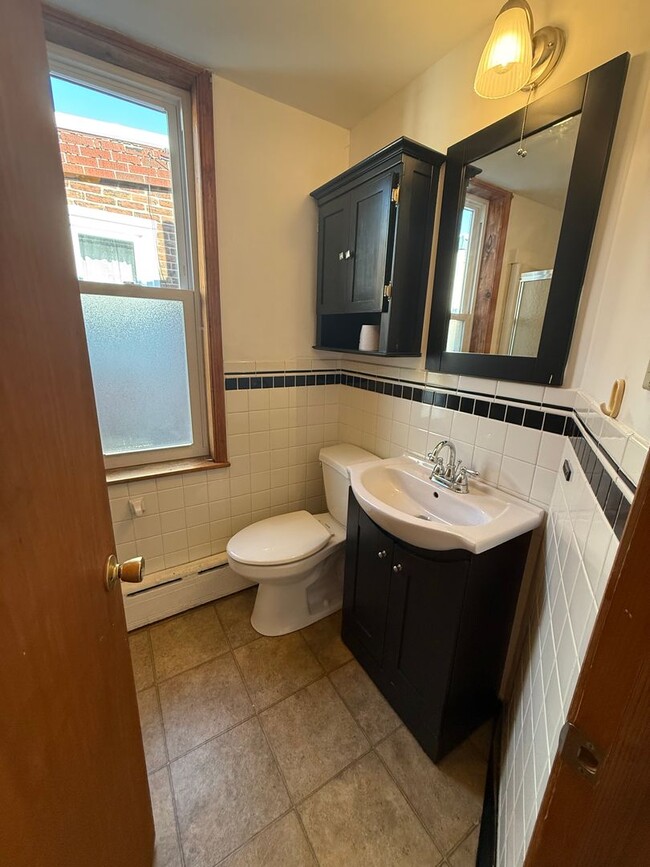 Building Photo - Charming 3-Bedroom Home in Port Richmond A...