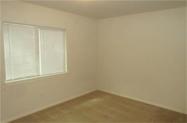 Building Photo - 997 Oak Falls Dr