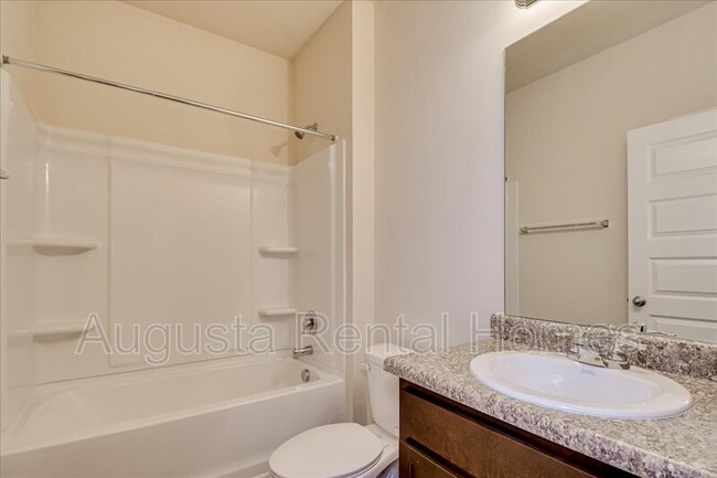 Building Photo - 141 Sims Ct