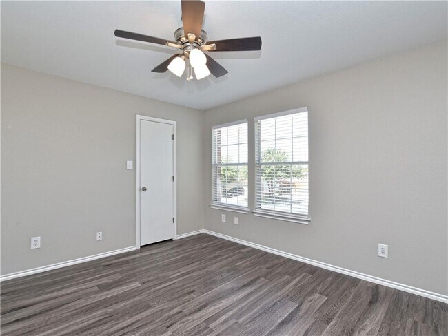 Building Photo - 1172 Shadow Creek Blvd