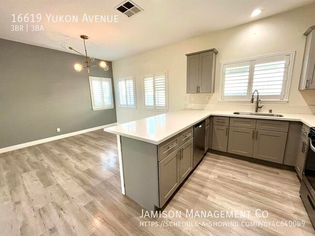 Building Photo - 16619 Yukon Ave