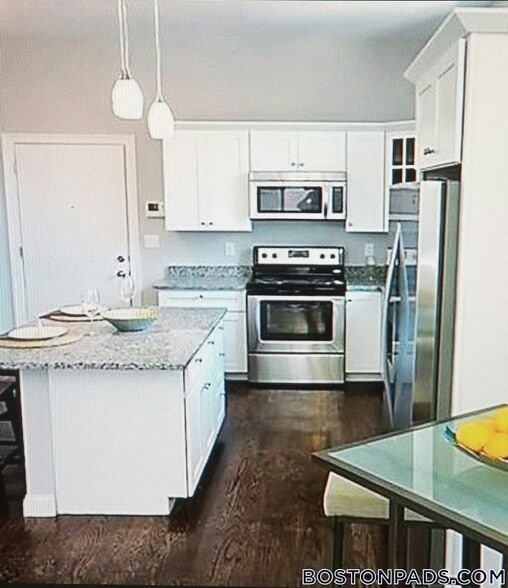 Building Photo - 10 Merrymount Rd