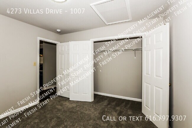 Building Photo - 4273 Villas Dr