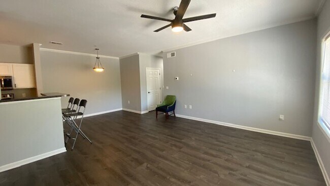 Building Photo - Beautiful 2/2 Condo Fully Remodeled!! A Must See to Appreciate!!