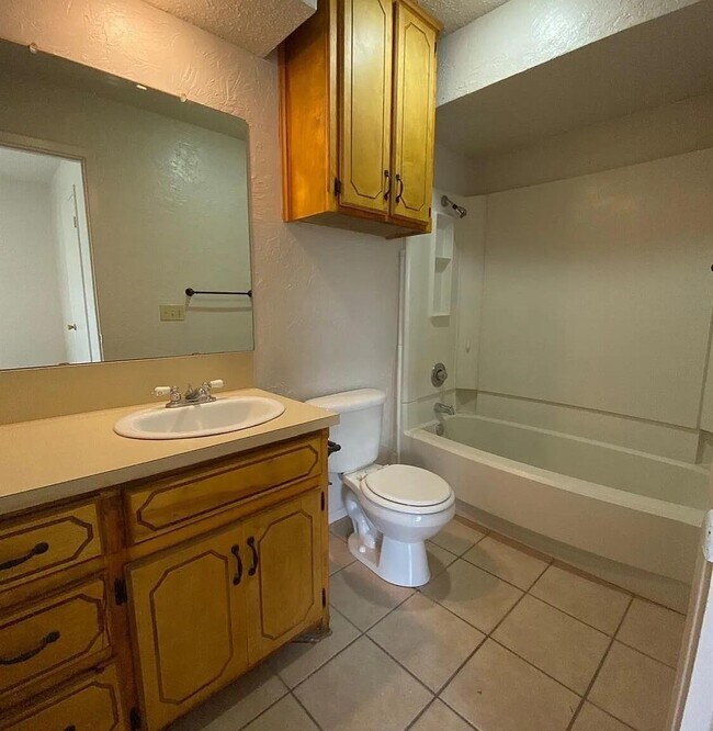 Building Photo - 6610 Hope Ave