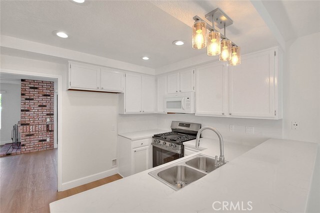 Building Photo - 25205 Chestnutwood