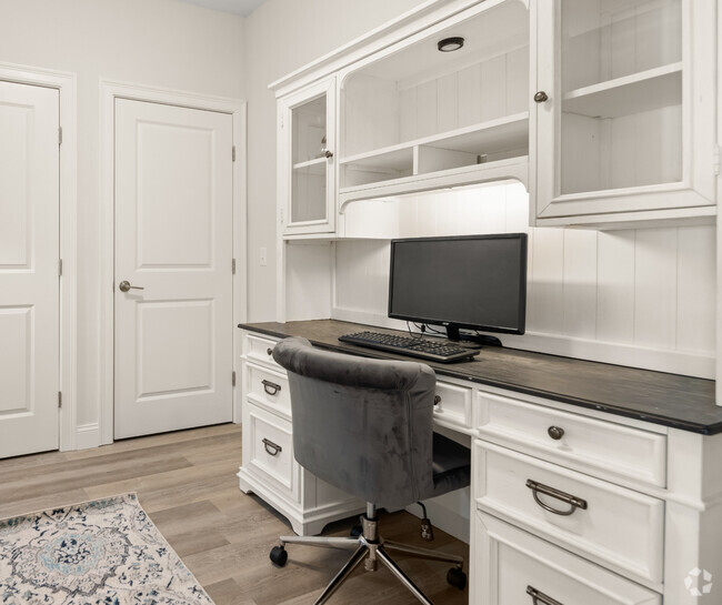 Built-ins in Select Units - The Residences at Quarry Walk