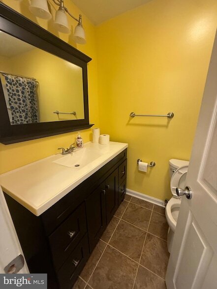 Building Photo - 28 Oak Shadows Ct