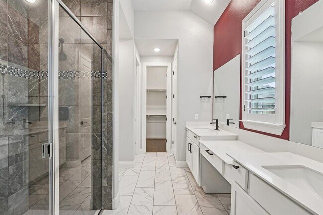 Building Photo - 197 Left Frk Dr