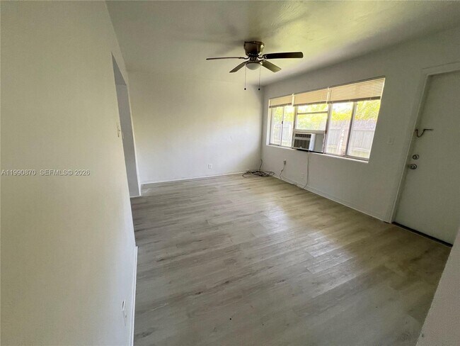 Building Photo - 404 SW 5th Ave