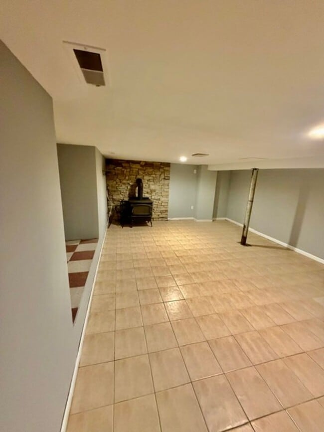 Building Photo - 4714 Ridge Rd