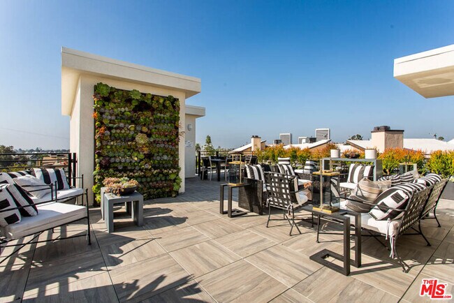 Building Photo - 1621 Malcolm Ave