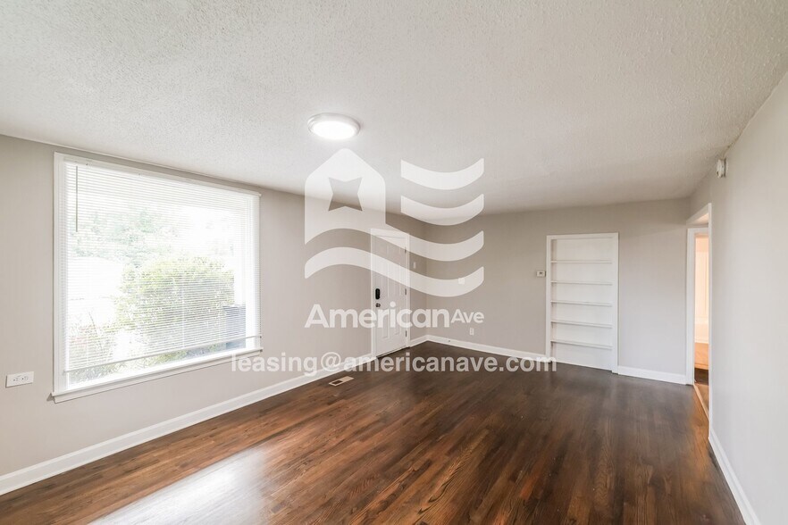 Building Photo - 2510 4th St E