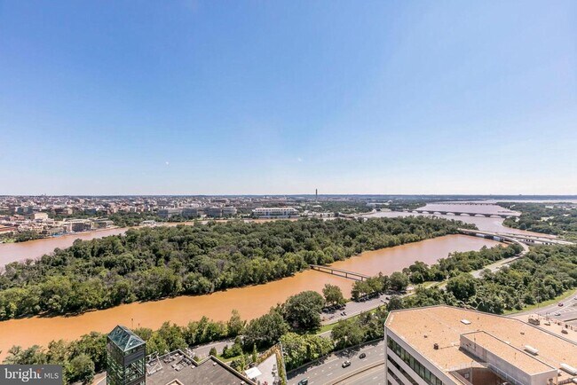 Building Photo - 1111 19th St N