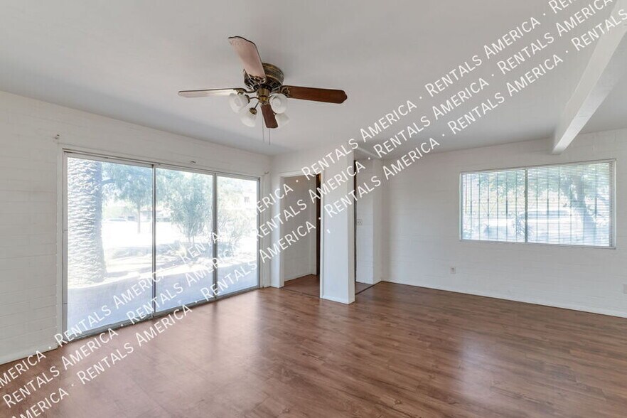 Building Photo - 947 N Alvernon Way