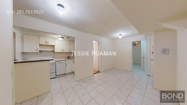 Building Photo - 286 W End Ave