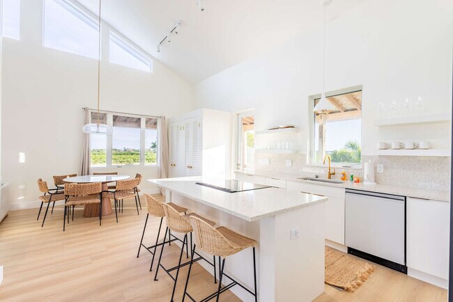 Building Photo - 18954 Acosta Rd