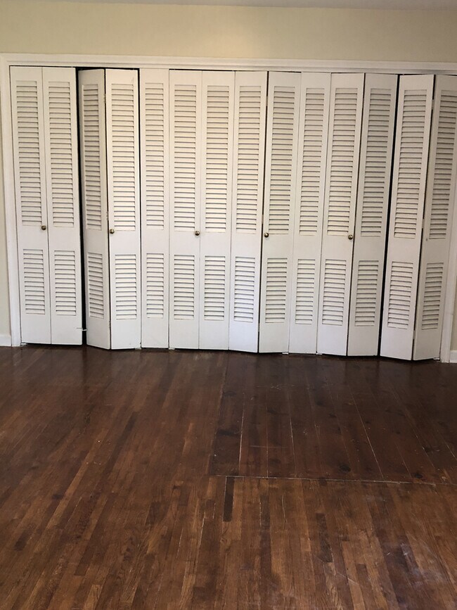 Building Photo - RENTAL LISTING!