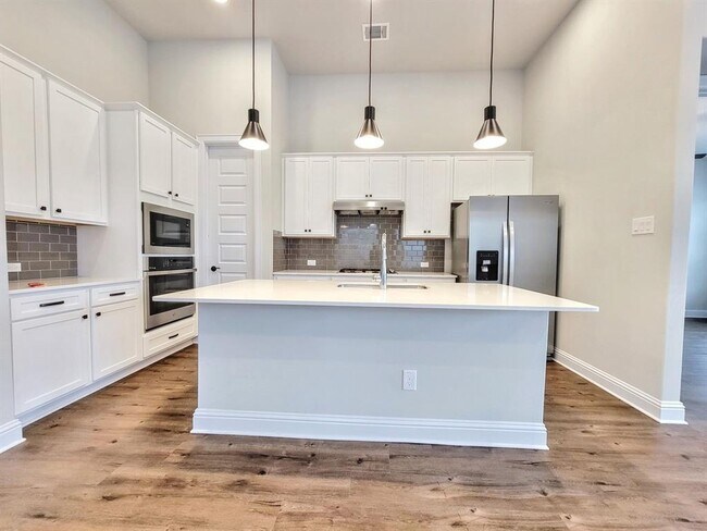 Building Photo - 600 C-Bar Ranch Trl