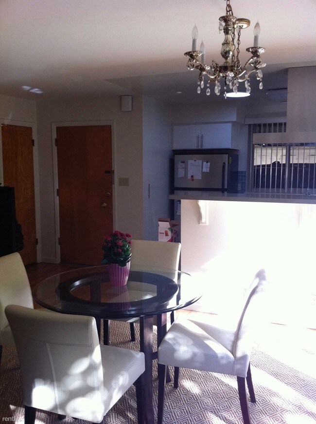 Building Photo - 2 br, 2 bath Apartment - 2057 Donald Dr